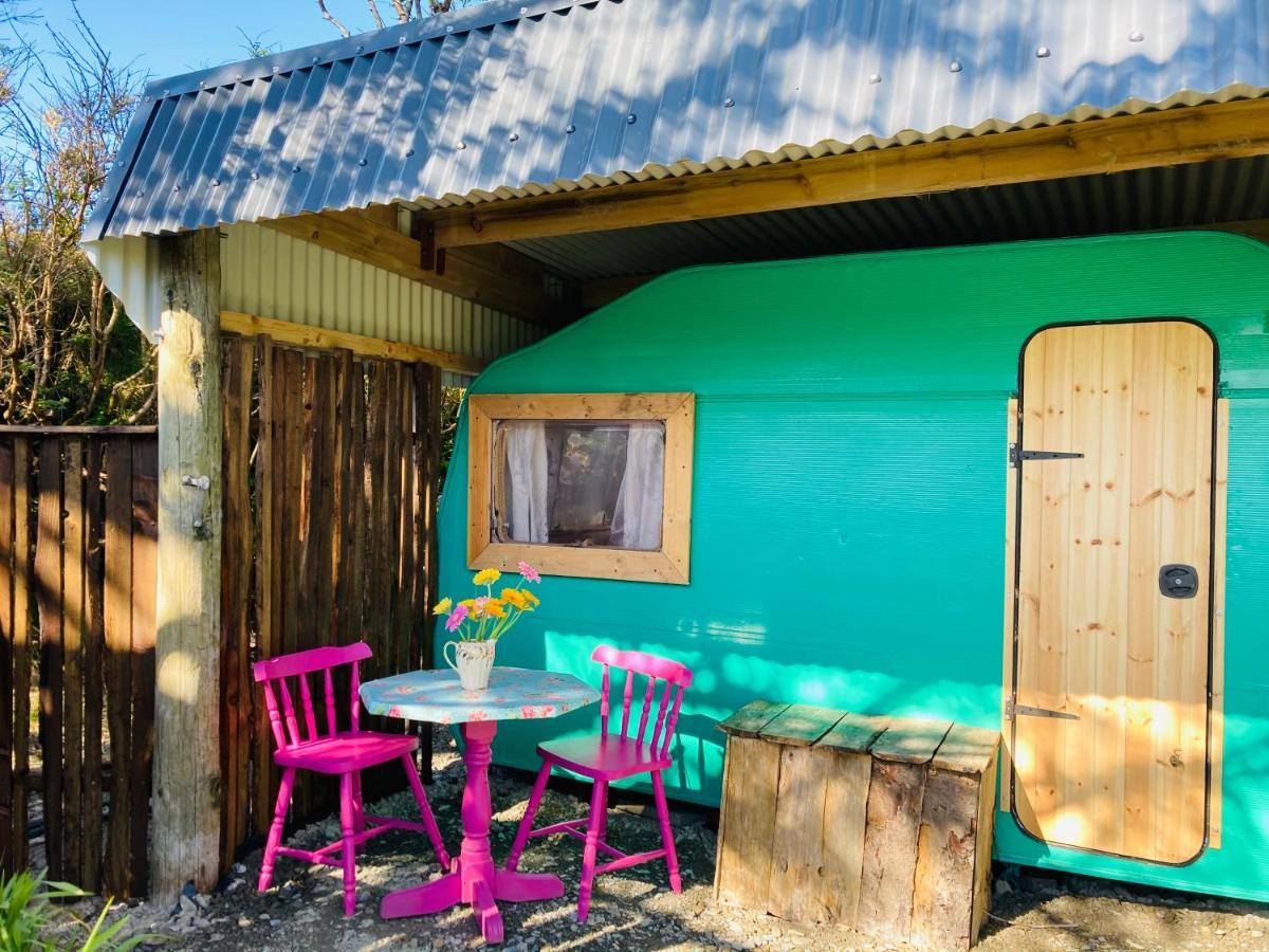 Hotel Retro Caravans At Valentia Island Escape Chapeltown Exteriér fotografie